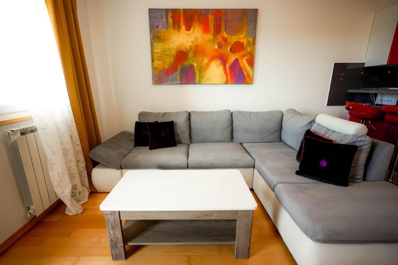 Rondo Lovely And Sunny Apartment