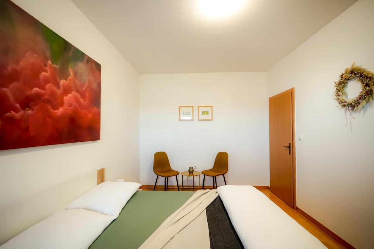 Rondo Lovely And Sunny Apartment
